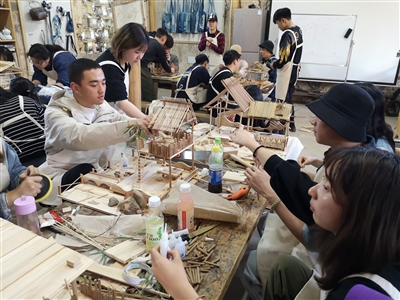 当广告遇见手工 在指尖的创作中体验设计的温度